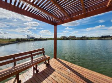 Casa · 190m² · 4 Ambientes · 4 Cocheras · Venta Casa a Laguna San Sebastian Escriturable