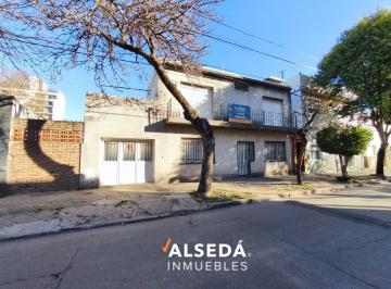 Casa · 120m² · 3 Ambientes · 1 Cochera · Casa en Venta en Arroyito