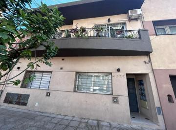 PH · 55m² · 3 Ambientes · Excelente 3 Amb Al Cfte con Patio. Muy Bajas Expensas!
