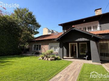 Casa · 301m² · 7 Ambientes · 2 Cocheras · Casa en Venta en Olivos - Vias/maipu