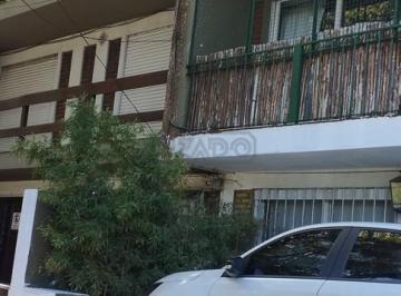 Casa · 180m² · 5 Ambientes · 1 Cochera · Casa Triplex en Venta en Fleming / Panamericana, Martínez, San Isidro
