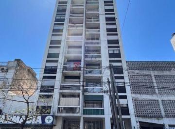 Departamento de 2 ambientes, Avellaneda · Departamento de 2 Ambientes en Edificio con Balcon Al Frente.