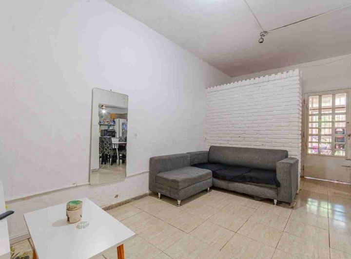Casa · 70m² · 6 Ambientes · 1 Cochera