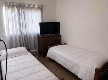 Casa · 341m² · 4 Ambientes · 2 Cocheras · Casa en Venta 3 Dorm.
