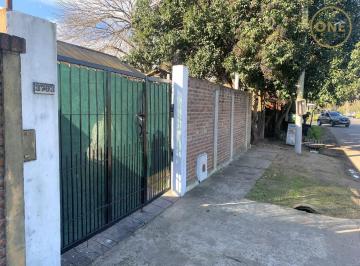 Casa · 341m² · 4 Ambientes · 2 Cocheras · Casa en Venta 3 Dorm.