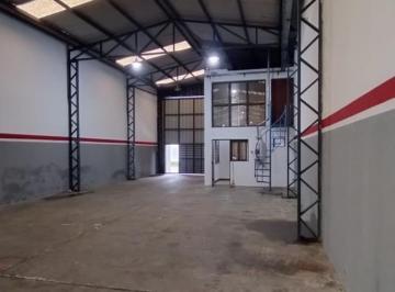 Bodega-Galpón · 423m² · 3 Ambientes · Alquiler - Velez Sarsfield 7455 - Galpon y Oficinas - Fisherton - Rosario