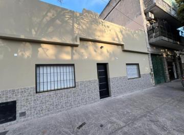 Casa · 101m² · 3 Ambientes · Venta de Casa 3 Ambientes, Parque, Terraza y Patio en Parque Avellaneda