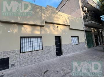 Casa · 101m² · 3 Ambientes · Venta de Casa 3 Ambientes, Parque, Terraza y Patio en Parque Avellaneda