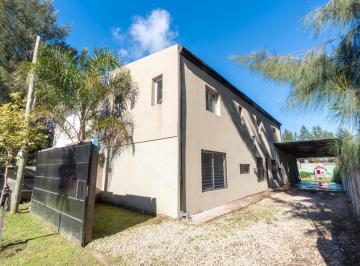 Casa · 146m² · 5 Ambientes · 2 Cocheras · Casa en Venta en Sicardi Cuatro Dorm. Dos Baños Cochera y Parque