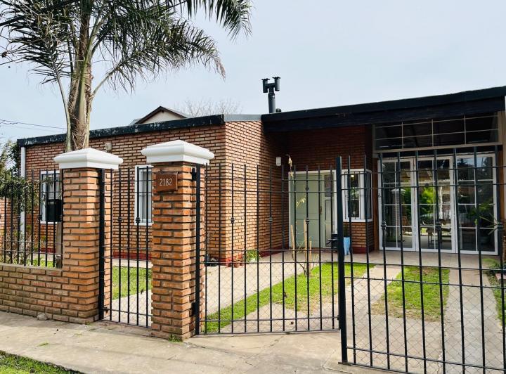 Casa · 150m² · 5 Ambientes · 2 Cocheras