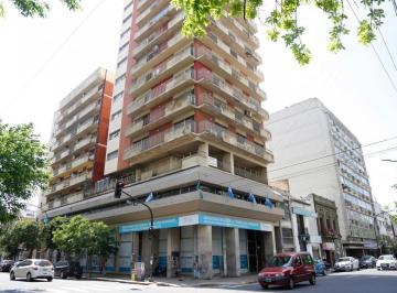 Departamento · 161m² · 7 Ambientes · 1 Cochera · Excelente Departamento, Muy Amplio, Frente a La Universidad, Cerca de Todo.