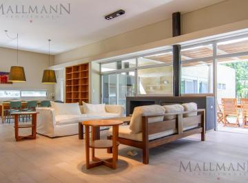 Casa · 240m² · 6 Ambientes · 6 Cocheras · Casa en Venta 6 Ambientes Estancias Golf