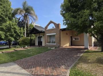 Casa · 142m² · 3 Ambientes · 4 Cocheras · Casa en Venta Barrio Cerrado Altos del Sol