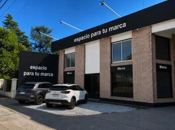 Local comercial · 180m² · 3 Ambientes · 345 m² Sobre Av Recta Martinolli a m Cerro y Sanat Allende