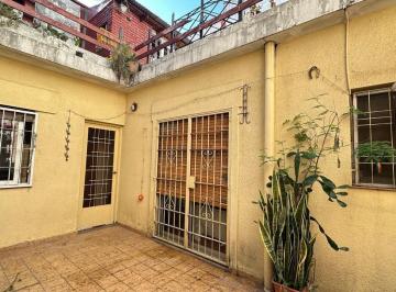 Casa · 220m² · 6 Ambientes · 1 Cochera · Casa Sobre Lote Ppio Dispuesta en Dos Plantas Garaje Patio Terraza. Dos Unidades a La Venta con Entr
