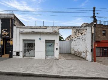 Bodega-Galpón · 489m² · Oportunidad Venta Galpón Dos Departamentos y Local