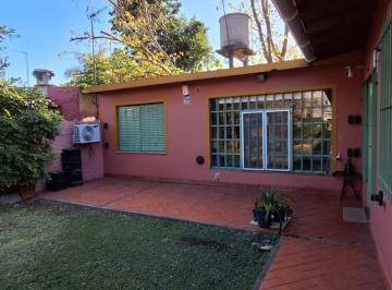 Casa · 140m² · 4 Ambientes · 4 Cocheras · Casa en Villa de Mayo