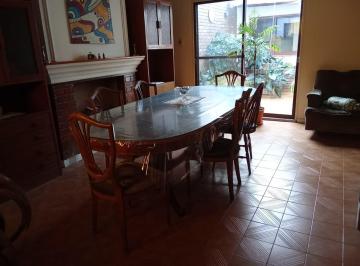 Casa · 166m² · 5 Ambientes · 2 Cocheras · Casa en Venta en San Martín Sur, Godoy Cruz