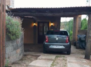 Casa · 450m² · 5 Ambientes · 1 Cochera · Vendo Casa Villa del Lago