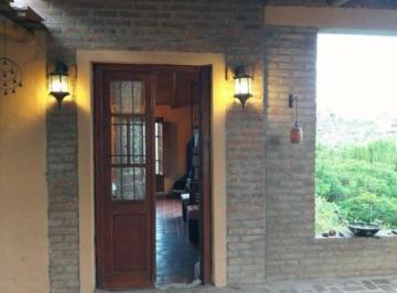 Casa · 450m² · 5 Ambientes · 1 Cochera · Vendo Casa Villa del Lago