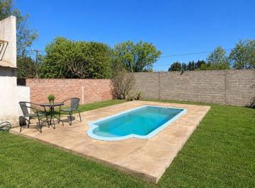Casa · 80m² · 3 Ambientes · 2 Cocheras · Ibarlucea Schila 1985