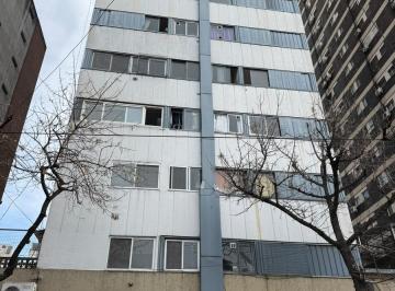 Departamento · 85m² · 4 Ambientes · Departamento en Venta de 4 Ambientes, Al Frente con Patio.