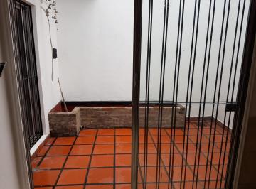PH · 80m² · 4 Ambientes · PH en Alquiler, Flores/floresta