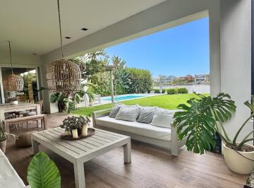 Casa · 380m² · 5 Ambientes · Barbarita - Casa Al Agua en Alquiler Temporal
