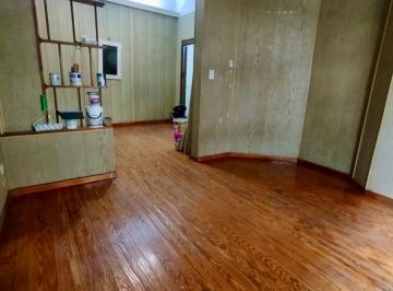 PH de 3 ambientes, Barracas · Amplio Departamento Tipo Casa en Alquiler