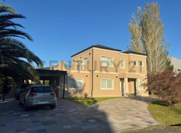 Casa · 273m² · 5 Ambientes · 2 Cocheras · Venta Casa en Club de Campo Los Ceibos