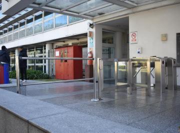 Oficina comercial · 389m² · Depósito Industrial con Oficinas en Alquiler