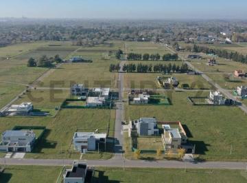 Terreno · 300m² · Venta de Lote - Calle 501 y 138 - Altos de Don Carlos