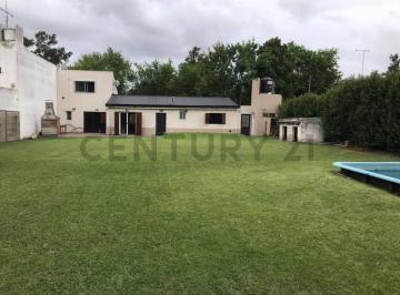 Casa · 156m² · 6 Ambientes · 2 Cocheras · 36 138 y 139 Casa en Venta con Pileta y Parque La Plata
