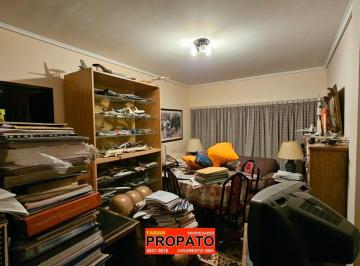 Departamento de 2 ambientes, Villa Urquiza · Depto de 2 Ambientes Al Contrafrente con Balcon Corrido y Cocina Separada en un 1 Piso X Escalera!