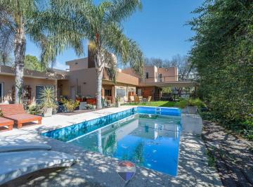 Casa · 616m² · 8 Ambientes · 2 Cocheras · Venta Casa 3 Dorm, San Isidro, Villa Allende, Cba
