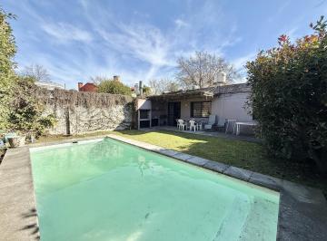 Casa · 106m² · 4 Ambientes · 1 Cochera · Casa de Una Planta a La Venta en La Horqueta