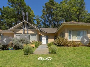 Casa · 170m² · 5 Ambientes · 1 Cochera · Casa en Alquiler Temporal en Pinamar Barrio Álamos