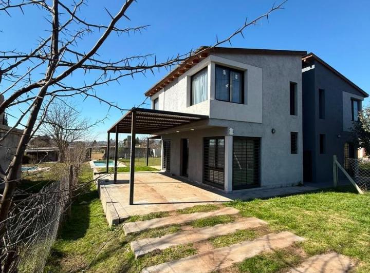 Casa · 90m² · 3 Ambientes · 1 Cochera