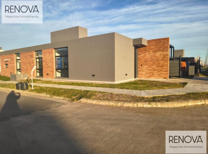 Casa · 100m² · 5 Ambientes · 1 Cochera