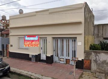 PH de 3 ambientes, Avellaneda · PH Al Frente Tipo Casa 3 Ambientes con Terraza!