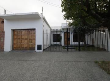 Casa · 190m² · 4 Ambientes · 1 Cochera · Venta Casa 4 Ambientes Lote Propio Ramos Mejia