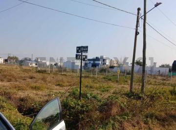 Terreno · 300m² · Terreno en Venta en Gonnet - Villa Castells – Zona Residencial en Crecimiento 2 y 489