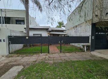 Casa · 90m² · 3 Ambientes · Casa en Alquiler Ituzaingo Norte