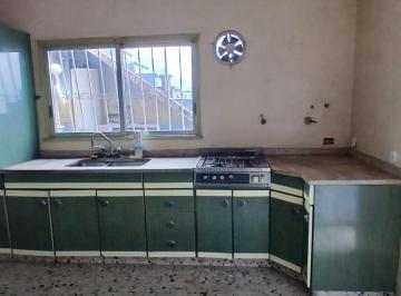 Casa · 104m² · 4 Ambientes · 2 Cocheras · Venta Casa 4 Ambientes Villa Lugano Apta Credito