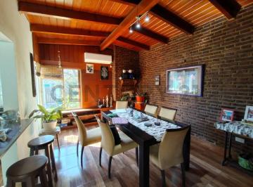 Casa · 75m² · 3 Ambientes · 2 Cocheras · 30 E/ 507 y 508 | Jose Hernandez - La Plata - Vendemos Casa con Amplio Lote de 1000 m²