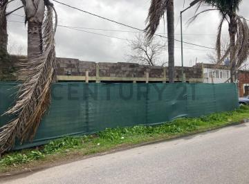 Casa · 200m² · 82 Entre 25 y 26 Terreno en Venta 20 X 40 - La Plata