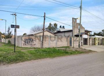 Casa · 200m² · 2 Ambientes · 522 y 165 Vivienda Mas Salon Lote 800 m² en Venta La Plata