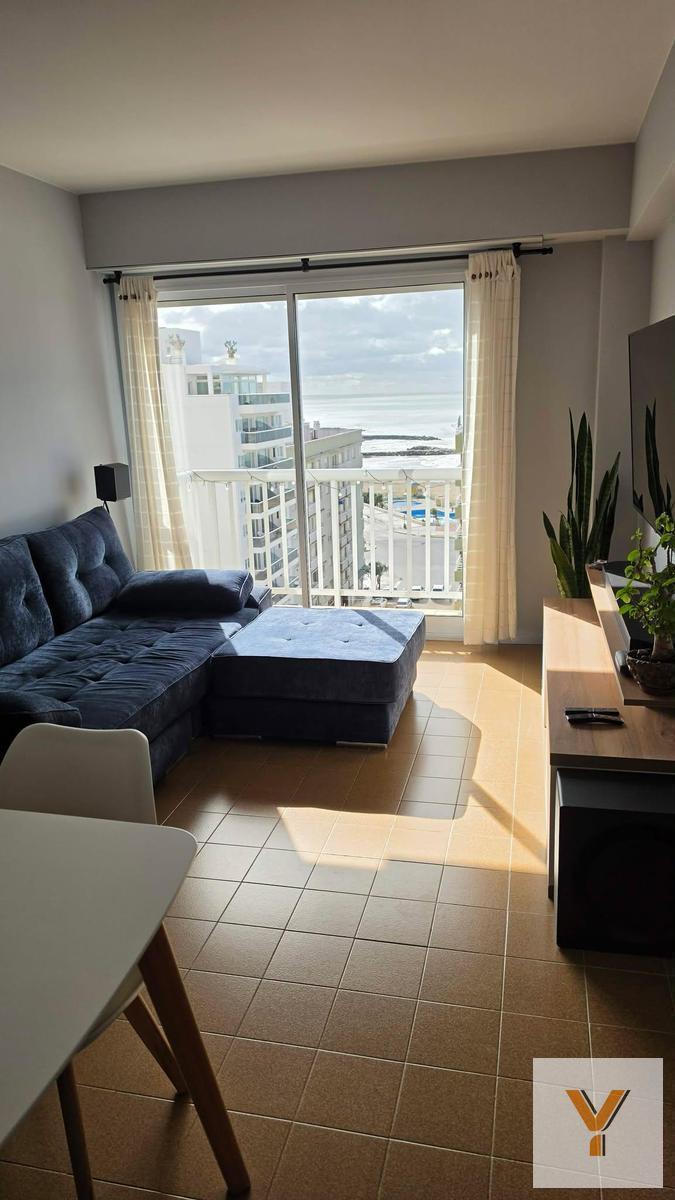 Departamento de 2 Dormitorios 1 Baño en venta sobre calle Balcarce