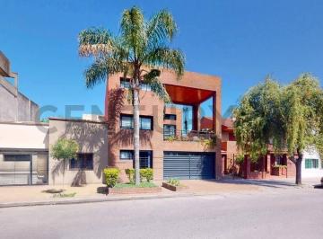 Casa · 300m² · 4 Dormitorios · Casa en Calle 38 Entre 29 y 30