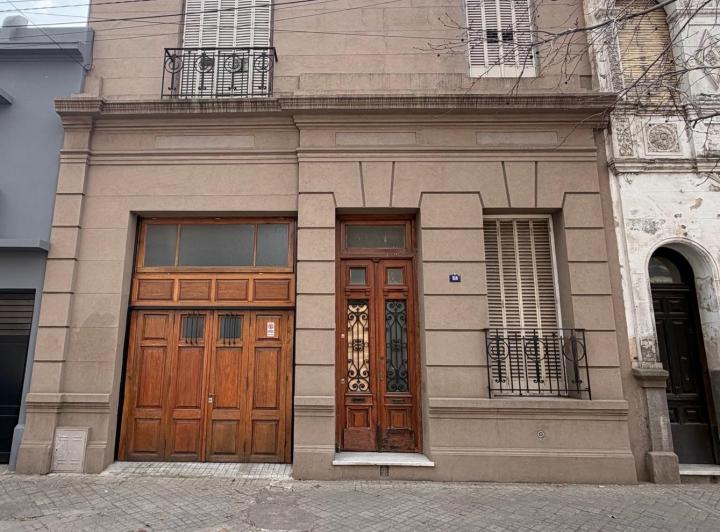 Casa · 155m² · 7 Ambientes · 1 Cochera